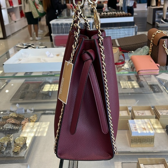 MICHAEL KORS
Mina Large Chain Shoulder Tote Bag
Dark Cherry 
NWT - Picture 4 of 16